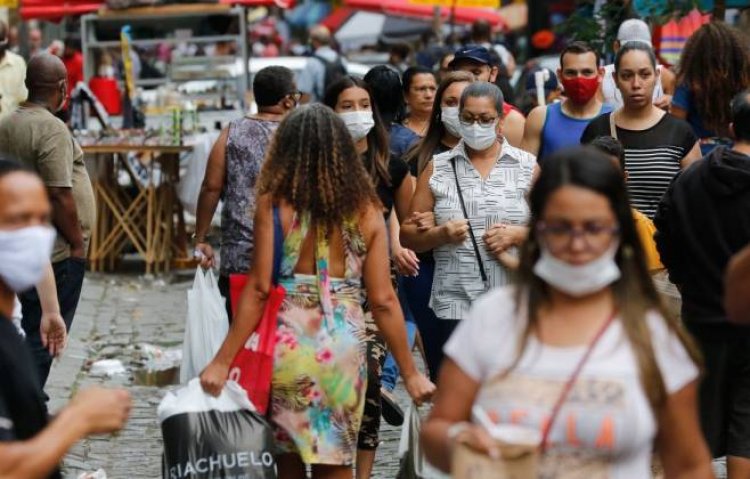 Brasil acumula 611,8 mil óbitos e 21,97 milhões de casos de covid-19